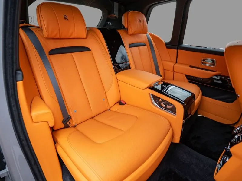 Rolls-Royce Cullinan =Shootgin Star Roof= Bespoke Interior Гаранция Image 8