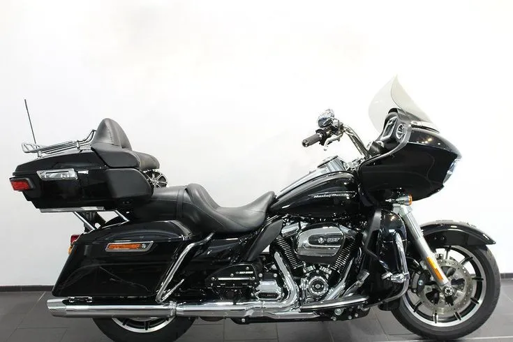 Harley-Davidson FLTRU Image 1